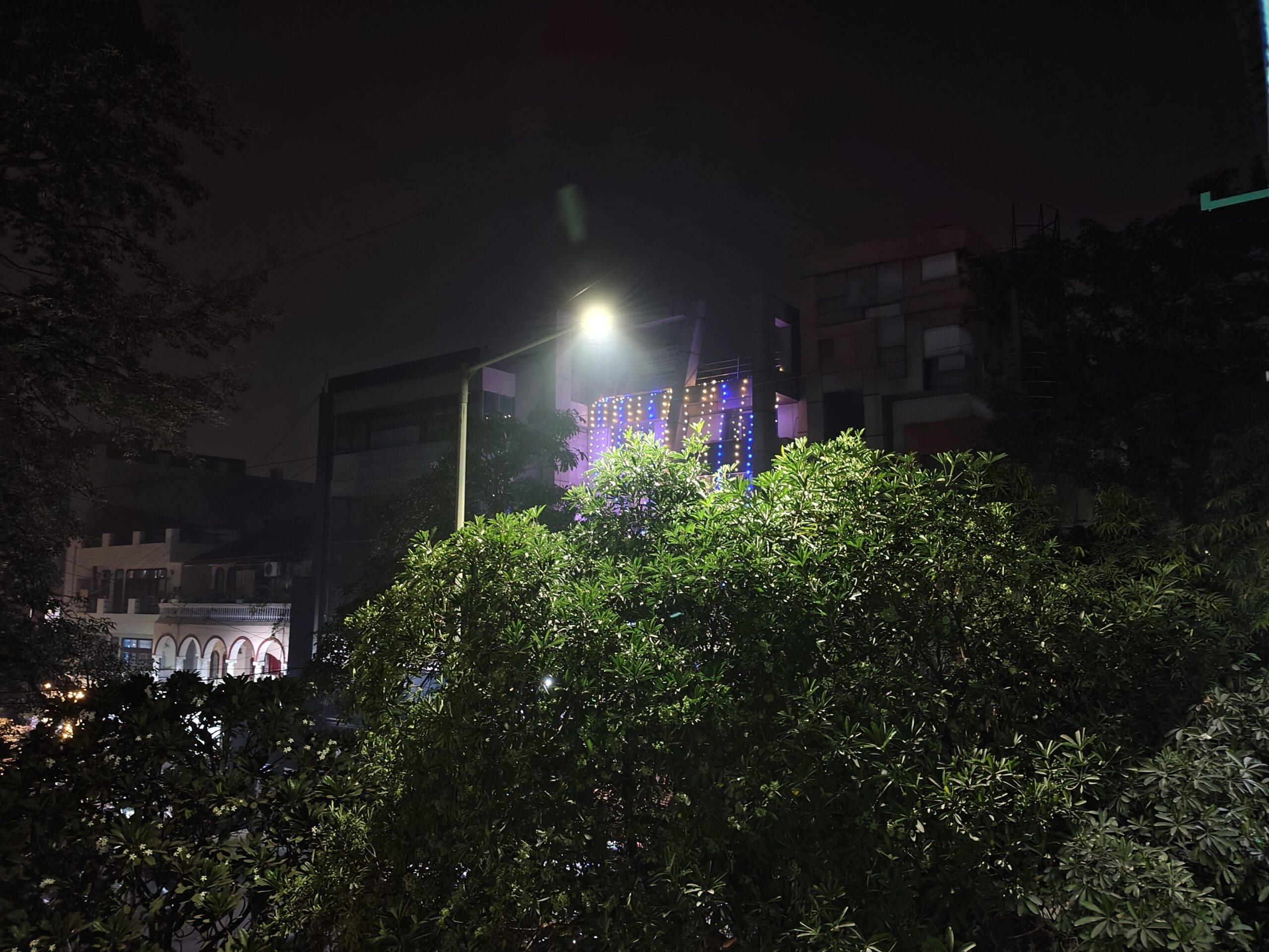 Moto G67 Power night shot sample