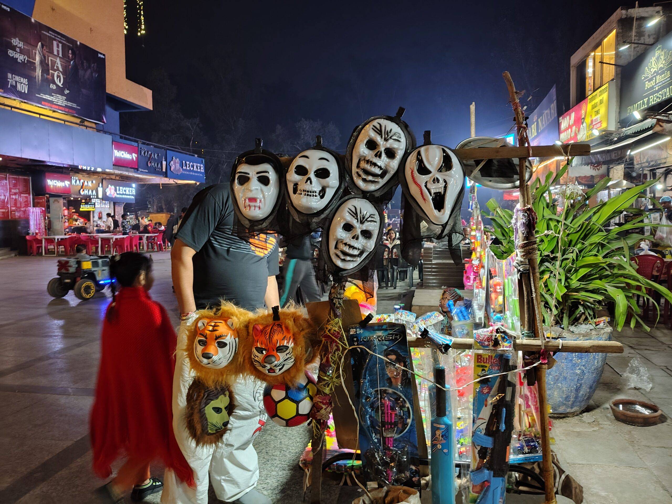 Moto G67 Power night shot sample