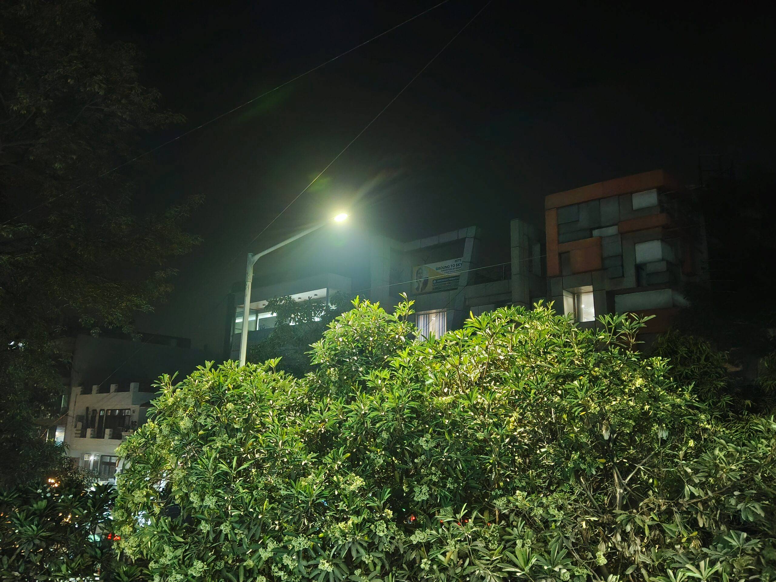 Realme-P4x-night-sample