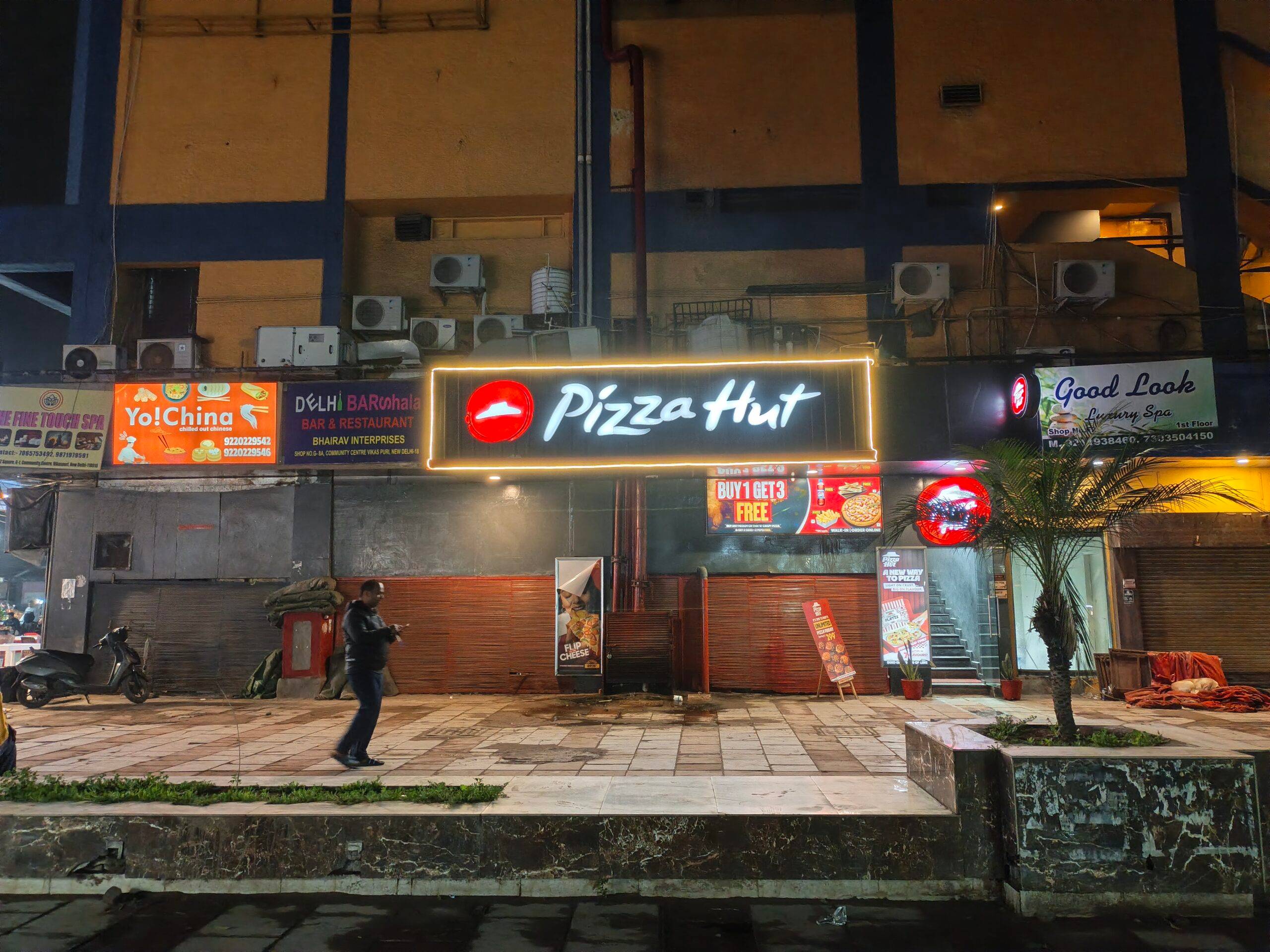 Infinix Note Edge night camera sample