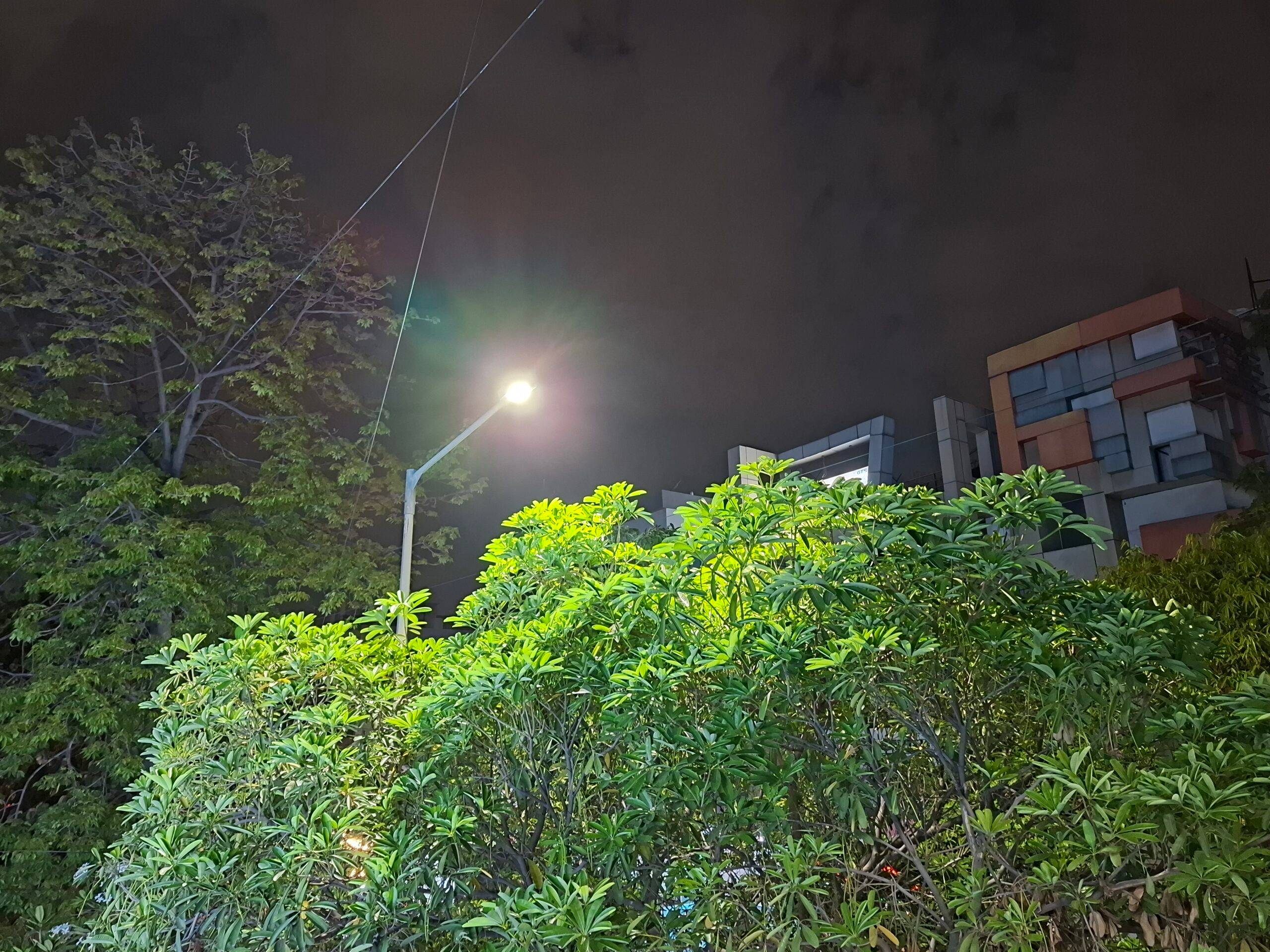 Samsung Galaxy A37 low light