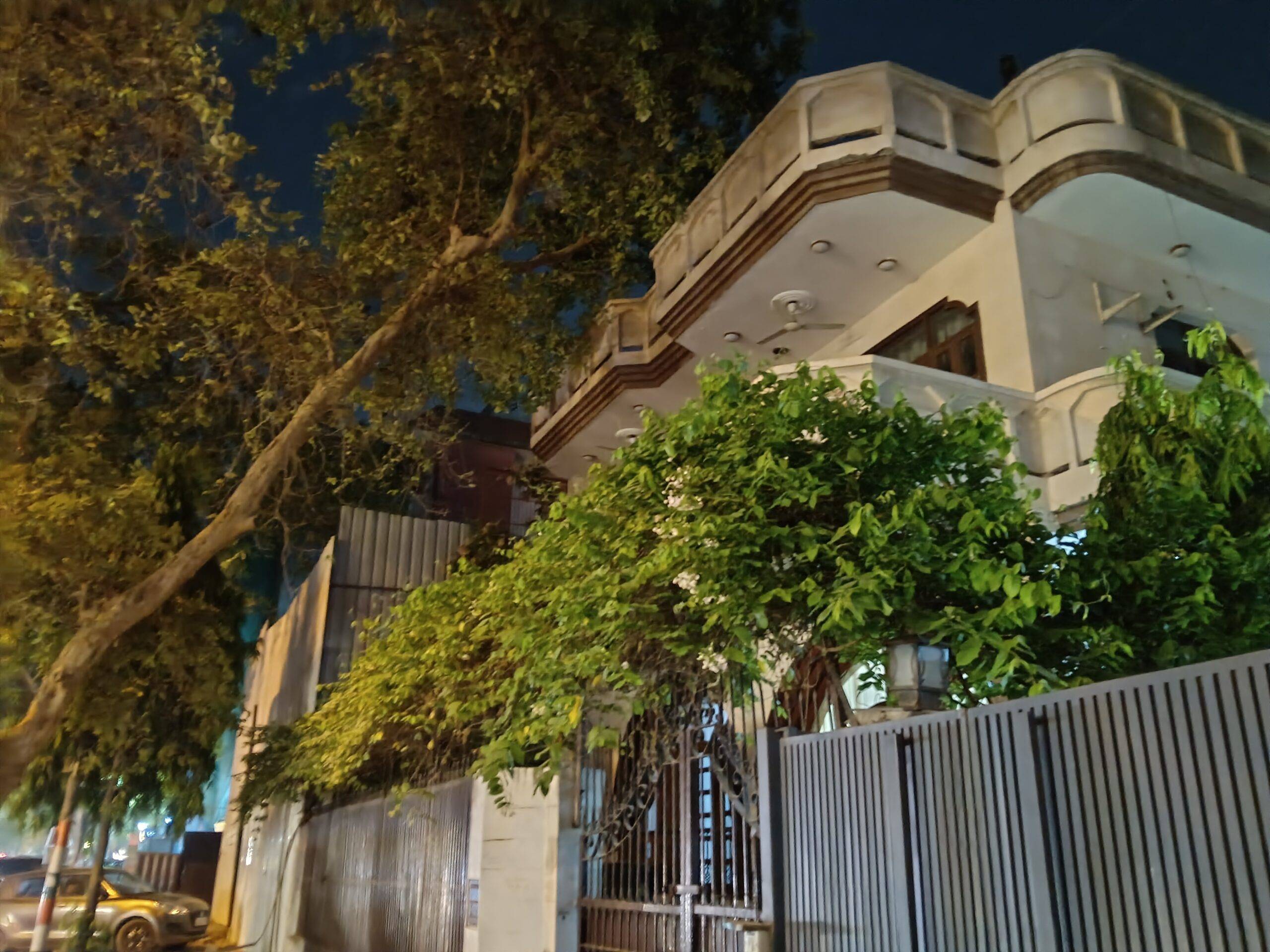 Moto G37 Power night image