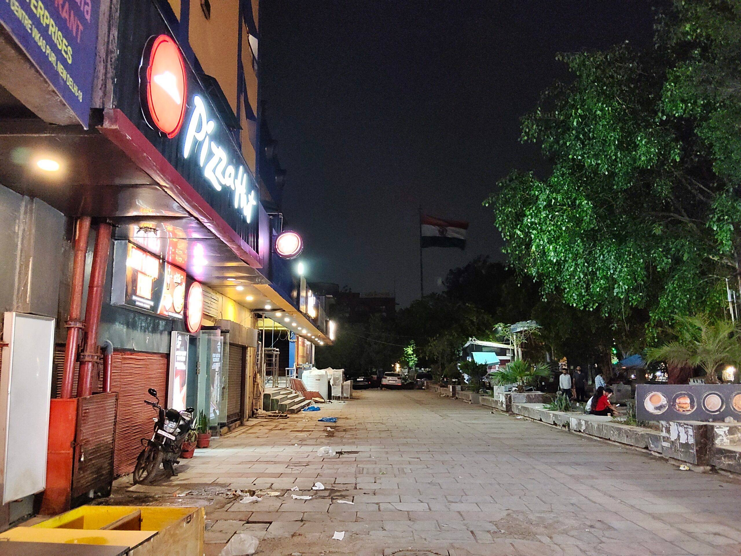 OnePlus-Nord-CE-6-night-shot