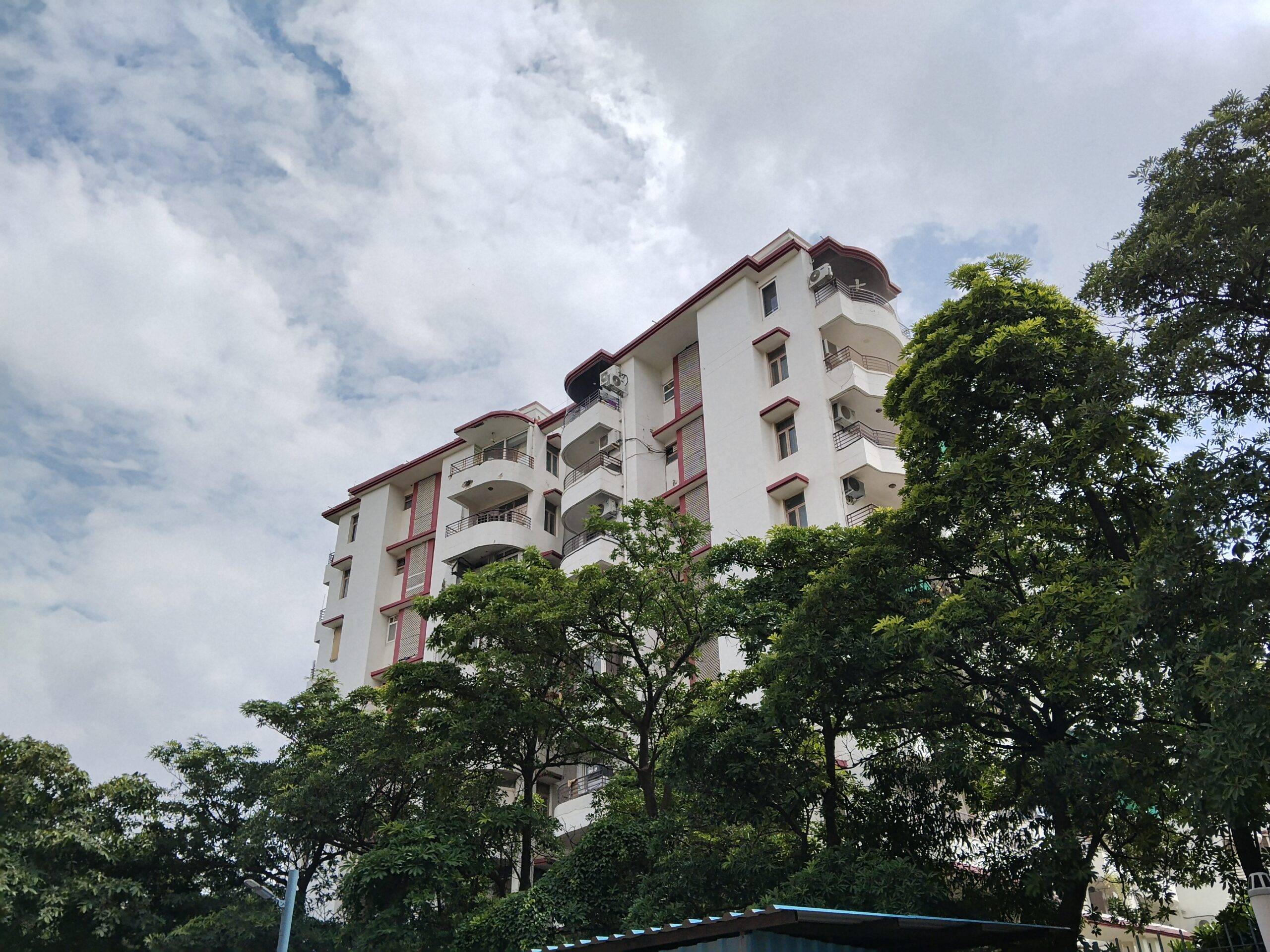 POCO M8x day shot