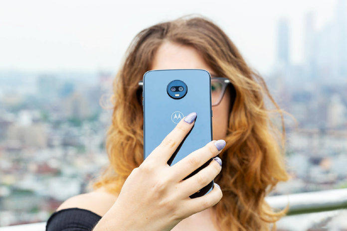 Moto Z3 Play-2