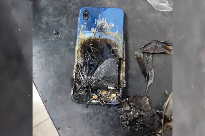 Xiaomi Redmi Note 7S on fire
