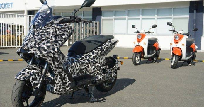 Yamaha-E01-Electric-Scooter-spotted-