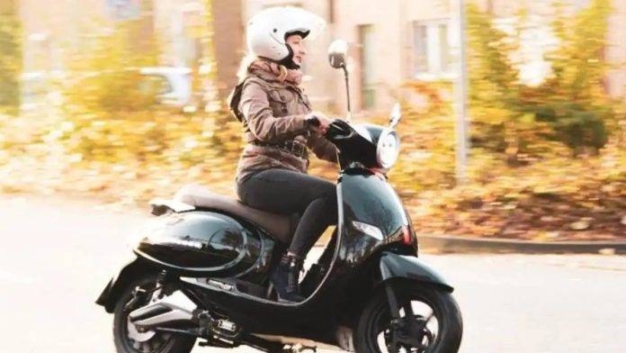Trinity-Uranus-RS-Electric-scooter 1