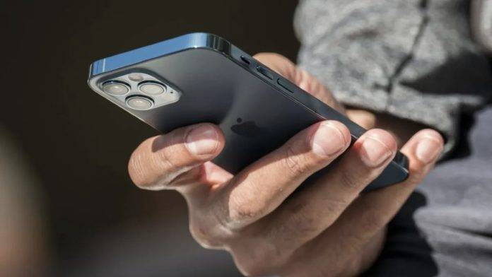 Used-Mobile-Phone 1