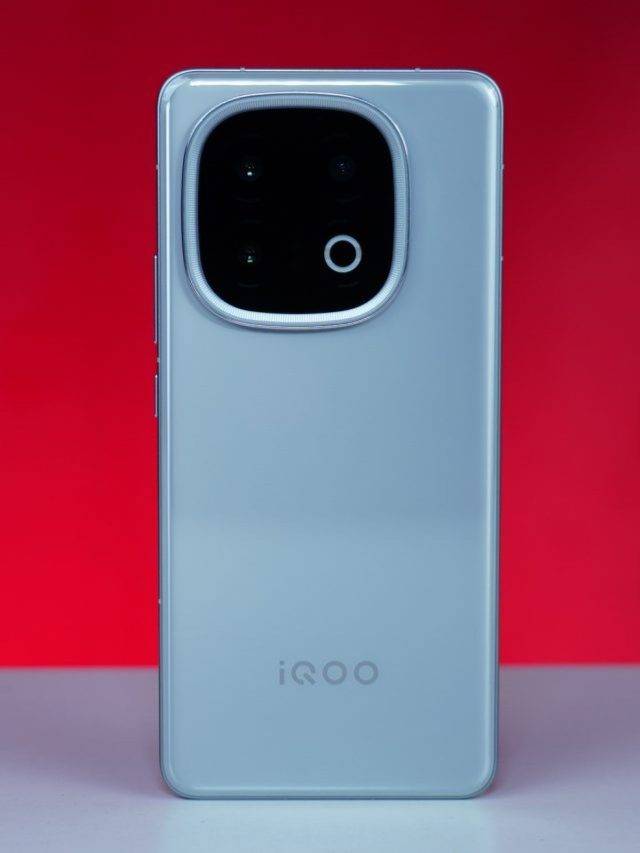 iQOO 13 ফোনটি কেনার এবং না কেনার কারণ