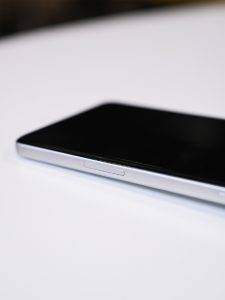 Penampakan tombol khusus kamera pada OPPO Find X8 series