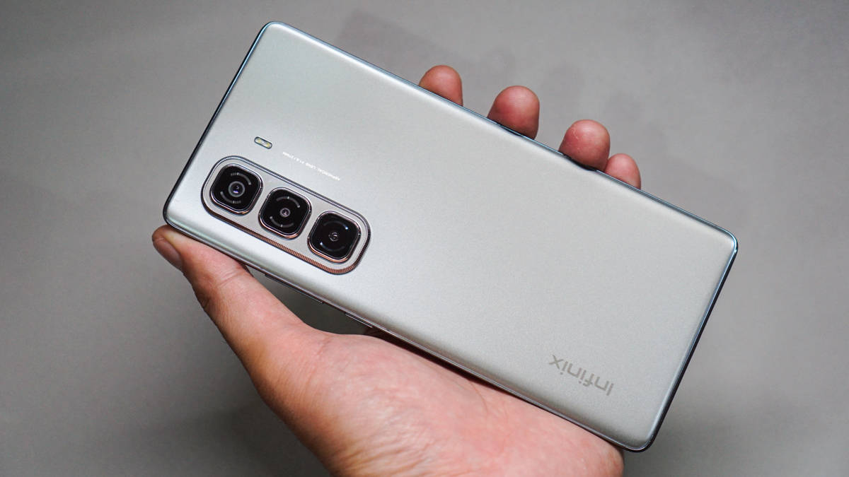 Unboxing dan Hands-on Infinix Note 50 Pro Plus, Paket Aksesori Lengkap