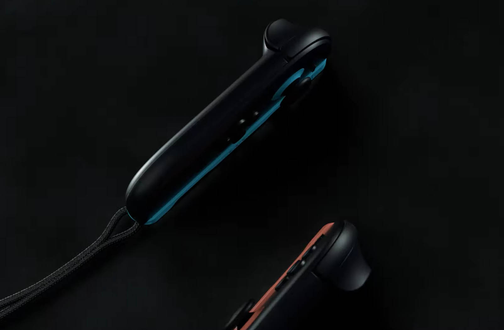 Joy-Con ditunjukkan sedang " width="1604"  height="1050"  class="size-full wp-image-5604"  sizes="(max-width: 1604px) 100vw, 1604px"></img><figcaption id="caption-attachment-5604"  class="wp-caption-text">Joy-Con ditunjukkan sedang “meluncur” di atas meja seperti mouse. Sumber: Nintendo.</figcaption></figure><ul><li>Video <em>teaser</em> menunjukkan aksesoris tersebut dapat digeser-geser di atas meja seperti <em>mouse</em> komputer. Jika aksesoris tersebut memiliki sensor infrared, kemungkinan membuka peluang untuk jenis <em>gameplay</em> yang baru. Mungkin akan menyerupai mode FPS <em>(first person</em> <em>shooter</em>) pada kontroler Lenovo Legion Go.</li><li>Seperti seri sebelumnya, Nintendo Switch 2 juga ditunjukkan dapat dimainkan dalam mode <em>handheld</em> dan mode <em>docking</em>. Desain <em>dock</em> ini memiliki sisi yang berbentuk melingkar, tidak lagi lancip seperti <em>dock</em> pada Nintendo Switch pertama.</li></ul><figure id="attachment_5605"  class="wp-caption aligncenter"><img src="https://static.hub.91mobiles.com/multisite/wp-content/uploads/sites/6/2025/01/docking-melingkar-gameplay-mario-kart.jpg?tr=q-70,q-70"  alt="Dock Switch 2 tampak memiliki bentuk melingkar di atasnya. Sumber: Nintendo."  width="1000"  height="553"  class="size-full wp-image-5605"  sizes="(max-width: 1000px) 100vw, 1000px"></img><figcaption id="caption-attachment-5605"  class="wp-caption-text">Dock Switch 2 tampak memiliki bentuk melingkar di atasnya. Sumber: Nintendo.</figcaption></figure><ul><li>Pada video <em>teaser</em> tersebut, terdapat juga tayangan permainan dari sebuah <em>game</em> yang diduga kuat merupakan seri Mario Kart berikutnya (Mario Kart 9). Tidak menutup kemungkinan <em>game </em>ini akan rilis bersamaan dengan Switch 2.</li><li>Di akhir video, dijelaskan bahwa Nintendo Switch 2 akan mendukung <em>backward compatibility </em>sebagian. Konsol ini dapat memainkan <em>game</em> pada Switch pertama dalam versi <em>cartridge</em> dan digital. Namun, akan ada sejumlah <em>game </em>Nintendo Switch yang tidak didukung, atau tidak sepenuhnya kompatibel dengan Nintendo Switch 2. Detil selengkapnya soal ini konon akan dipublis pada situs Nintendo di lain waktu.</li></ul><figure id="attachment_5607"  class="wp-caption aligncenter"><img src="https://static.hub.91mobiles.com/multisite/wp-content/uploads/sites/6/2025/01/nintendo-switch-2-backward-compatibility.jpg?tr=q-70,q-70"  alt="Nintendo Switch 2 bakal mendukung backward compatibility, tapi sejumlah game Switch pertama tidak dapat dimainkan. Sumber: Nintendo."  width="1000"  height="561"  class="size-full wp-image-5607"  sizes="(max-width: 1000px) 100vw, 1000px"></img><figcaption id="caption-attachment-5607"  class="wp-caption-text">Nintendo Switch 2 bakal mendukung backward compatibility, tapi sejumlah game Switch pertama tidak dapat dimainkan, atau tidak sepenuhnya kompatibel. Sumber: Nintendo.</figcaption></figure><ul><li>Nintendo tidak mengungkapkan spesifikasi internalnya pada video <em>teaser</em> tersebut. Namun, menurut sumber <a href="https://nexushub.co.za/nexus/nintendo-switch-2-leaked-specs-and-performance-reveal-how-powerful-the-new-hardware-is.html"  class="external"><em>Nexushub</em></a>, konsol ini akan ditenagai dengan <em>chip</em> kustom Nvidia Tegra dan memiliki fitur DLSS untuk <em>scaling </em>resolusi menjadi lebih tinggi.</li><li>Berdasarkan bocoran terbaru, Nintendo Switch 2 akan punya kinerja yang kurang lebih setara dengan PlayStation 4 Pro, atau 11,5 kali lipat lebih kencang dibandingkan Nintendo Switch pertama. Namun, kabar ini belum dapat dipastikan keakuratannya.</li></ul><h2 id="Prediksi_harga_dan_ketersediaan_Nintendo_Switch_2">Prediksi harga dan ketersediaan Nintendo Switch 2</h2><p>Belum ada tanggal spesifik yang terungkap soal peluncuran konsol <em>gaming </em>portabel tersebut. Video <em>teaser </em>tersebut hanya mengungkapkan tahun rilisnya, yakni 2025. <p>Dikutip dari<a href="https://www.androidauthority.com/nintendo-switch-2-reveal-3517236/"  class="external"> <em>Android Authority</em></a>, Nintendo diyakini akan menggelar Nintendo Switch 2 Direct pada 2 April 2025. Setelahnya, akan ada acara Nintendo Switch 2 Experience yang digelar di beberapa negara dari tanggal 4 April hingga 1 Juni 2025. </p><div class="amp-ad"><amp-ad  width="300" height="250" data-loading-strategy="prefer-viewability-over-views"  type="doubleclick" data-slot="/10578778/RB_300x250" data-multi-size="300x250,200x200,250x250" data-multi-size-validation="false" json={"targeting":{"mode":"amp","pageType":"hubblog","url":"/id/hub/nintendo-ungkap-wujud-konsol-game-switch-2-punya-kickstand-dan-controller-baru/amp/","threeg":"","processor":"","os":"","devicetype":"","brandtype":"","screensize":"","lowestpr":"","highestpr":"","exmem":""},"categoryExclusions":[]}></amp-ad></div><p>Menurut keterangan analis Dr. Serkan Toto dari Kantan Games Inc. (via <a href="https://sea.ign.com/nintendo-switch-2-unofficial-name/223971/news/how-much-will-the-nintendo-switch-2-cost-analysts-weigh-in"  class="external"><em>IGN</em></a>), Nintendo Switch 2 diperkirakan punya harga rilis 400 dolar AS atau sekitar Rp 6,5 jutaan. Harga tersebut naik dibandingkan Nintendo Switch yang rilis dengan harga 300 dolar AS atau Rp 4,9 jutaan.</p><p>Nintendo Switch pertama meluncur pada Maret 2017. Setelah delapan tahun lama menunggu, akhirnya generasi penerusnya pun akan diluncurkan. Tidak menutup kemungkinan Switch 2 bakal sama-sama rilis pada kuartal-I 2025 (Januari-Maret) seperti pendahulunya. Kita tunggu saja kabar resminya.</p></body></html><html><aside class="mashsb-container mashsb-main mashsb-stretched"><div class="mashsb-box"><div class="mashsb-buttons"><a class="mashicon-facebook mash-large mash-nomargin mash-center mashsb-noshadow external"  href="https://www.facebook.com/sharer.php?u=https%3A%2F%2Fwww.91mobiles.com%2Fid%2Fhub%2Fnintendo-ungkap-wujud-konsol-game-switch-2-punya-kickstand-dan-controller-baru%2F"><span class="icon"></span><span class="text">Share</span></a><a class="mashicon-twitter mash-large mash-nomargin mash-center mashsb-noshadow external"  href="https://twitter.com/intent/tweet?text=Nintendo%20Ungkap%20Wujud%20Konsol%20Game%20Switch%202%2C%20Punya%20Kickstand%20dan%20Controller%20Baru&url=https://www.91mobiles.com/id/hub/nintendo-ungkap-wujud-konsol-game-switch-2-punya-kickstand-dan-controller-baru/&via=91mobiles"><span class="icon"></span><span class="text">Tweet</span></a><a class="mashicon-whatsapp mash-large mash-nomargin mash-center mashsb-noshadow external"  href="whatsapp://send?text=Nintendo%20Ungkap%20Wujud%20Konsol%20Game%20Switch%202%2C%20Punya%20Kickstand%20dan%20Controller%20Baru%20-%20https%3A%2F%2Fwww.91mobiles.com%2Fid%2Fhub%2Fnintendo-ungkap-wujud-konsol-game-switch-2-punya-kickstand-dan-controller-baru%2F"><span class="icon"></span><span class="text">Share</span></a><div class="onoffswitch2 mash-large mashsb-noshadow"></div></div>
            </div>
                <div></div><div class="mashsb-toggle-container"></div></aside>
            <!-- Share buttons by mashshare.net - Version: 4.0.47--></html>
</p></p>    </div>
    </div>
    <script></script>        
    
    <div class="content">
        <div class="boxwrp">
            <!-- price List section -->
                        <!-- End price List section -->
    
            <!-- Compare List section -->
                        <!-- End Compare List section -->
            <div class="clr"></div>
        </div>
    
    </div>
    
    <div class="content">
    <a id="whatsapp-channel-2" href="https://whatsapp.com/channel/0029VaBogrFAojYknUCKZD38" target="_blank" class="w_channel_btn"><img src="https://www.91-cdn.com/hub/wp-content/uploads/2024/10/whatsappjoin.png?tr=q-70,q-70" alt="icon"></img></a>
    </div>
        <div class="td-crumb-container">
        <div class="entry-crumbs">
            <span><a title="" class="entry-crumb" href="https://www.91mobiles.com/id/hub/">Home </a></span><i class="td-icon-right td-bread-sep"></i><span><a title="View all posts in Berita" class="entry-crumb story" href="https://www.91mobiles.com/id/hub/category/berita/"> Berita </a></span><i class="td-icon-right td-bread-sep"></i><span><a title="View all posts in Bocoran" class="entry-crumb sub-story" href="https://www.91mobiles.com/id/hub/category/berita/bocoran/"> Bocoran </a></span>        </div>
    </div>
        <!--tags box -->
        
        <div class="td-post-source-tags">
            <ul class="td-tags td-post-small-box clearfix">
                <li><span>TAGS</span></li>
                                    <li>
                        <a href="https://www.91mobiles.com/id/hub/tag/konsol-gaming-handheld/">konsol gaming handheld</a>
                    </li>
                                    <li>
                        <a href="https://www.91mobiles.com/id/hub/tag/nintendo/">Nintendo</a>
                    </li>
                                    <li>
                        <a href="https://www.91mobiles.com/id/hub/tag/nintendo-switch-2/">Nintendo Switch 2</a>
                    </li>
                            </ul>
        </div>
        <div class="clr"></div>
        <!--End tags box -->
        
    
    
    
    <!-- Author info -->
        <!-- End Author info -->
    
    <!-- related articles starts here -->
    <div class="content_box cust-widget-bot"><div class="clr"></div>    <!-- Related articles -->
    <div class="td-container">
    <div class="td_block_wrap td_block_related_posts td_uid_3_5bfd2bcc83322_rand td_with_ajax_pagination td-pb-border-top widget_polular-product" data-td-block-uid="td_uid_3_5bfd2bcc83322">
       
        <div class="block-title"><span>Related Articles</span></div>
        <div id="td_uid_3_5bfd2bcc83322" class="td_block_inner">
            <div class="td-related-row"><div class="td-related-span4">
                    <div class="td_module_related_posts td-animation-stack td_mod_related_posts">
                        <div class="td-module-image">
                            <div class="td-module-thumb"><a href="https://www.91mobiles.com/id/hub/lenovo-legion-go-2-vs-asus-rog-xbox-ally-x-mana-konsol-game-handheld-terbaik/" rel="bookmark" ><amp-img width="100" height="70" class="entry-thumb td-animation-stack-type0-1 lazyloaded"  alt=""   src="https://static.hub.91mobiles.com/multisite/wp-content/uploads/sites/6/2025/11/asus_rog_xbox_ally-18-1-300x169.jpg?tr=q-70,q-70,w-200"></amp-img></a></div>
                        </div>
                        <div class="item-details">
                            <h3 class="entry-title td-module-title a9"><a href="https://www.91mobiles.com/id/hub/lenovo-legion-go-2-vs-asus-rog-xbox-ally-x-mana-konsol-game-handheld-terbaik/" rel="bookmark" >Lenovo Legion Go 2 Vs Asus ROG Xbox Ally X, Mana Konsol Game Handheld Terbaik?</a></h3>
                        </div>
                    </div>
                </div><div class="td-related-span4">
                    <div class="td_module_related_posts td-animation-stack td_mod_related_posts">
                        <div class="td-module-image">
                            <div class="td-module-thumb"><a href="https://www.91mobiles.com/id/hub/sandisk-rilis-microsd-sekencang-ssd-cocok-untuk-konsol-game/" rel="bookmark" ><amp-img width="100" height="70" class="entry-thumb td-animation-stack-type0-1 lazyloaded"  alt=""   src="https://static.hub.91mobiles.com/multisite/wp-content/uploads/sites/6/2025/08/sandisk-microsd-express-300x169.jpg?tr=q-70,q-70,w-200"></amp-img></a></div>
                        </div>
                        <div class="item-details">
                            <h3 class="entry-title td-module-title a9"><a href="https://www.91mobiles.com/id/hub/sandisk-rilis-microsd-sekencang-ssd-cocok-untuk-konsol-game/" rel="bookmark" >SanDisk Rilis MicroSD Sekencang SSD, Cocok untuk Konsol Game</a></h3>
                        </div>
                    </div>
                </div><div class="td-related-span4">
                    <div class="td_module_related_posts td-animation-stack td_mod_related_posts">
                        <div class="td-module-image">
                            <div class="td-module-thumb"><a href="https://www.91mobiles.com/id/hub/asus-rog-ally-2-diduga-segera-rilis-di-indonesia-dapat-sertifikat-sdppi-postel/" rel="bookmark" ><amp-img width="100" height="70" class="entry-thumb td-animation-stack-type0-1 lazyloaded"  alt=""   src="https://static.hub.91mobiles.com/multisite/wp-content/uploads/sites/6/2025/05/ASUS-ROG-Ally-X-300x156.webp?tr=q-70,q-70,w-200"></amp-img></a></div>
                        </div>
                        <div class="item-details">
                            <h3 class="entry-title td-module-title a9"><a href="https://www.91mobiles.com/id/hub/asus-rog-ally-2-diduga-segera-rilis-di-indonesia-dapat-sertifikat-sdppi-postel/" rel="bookmark" >Asus ROG Ally 2 Diduga Segera Rilis di Indonesia, Dapat Sertifikat SDPPI Postel</a></h3>
                        </div>
                    </div>
                </div><div class="td-related-span4">
                    <div class="td_module_related_posts td-animation-stack td_mod_related_posts">
                        <div class="td-module-image">
                            <div class="td-module-thumb"><a href="https://www.91mobiles.com/id/hub/game-mario-kart-world-debut-eksklusif-di-nintendo-switch-2-begini-penampakannya/" rel="bookmark" ><amp-img width="100" height="70" class="entry-thumb td-animation-stack-type0-1 lazyloaded"  alt=""   src="https://static.hub.91mobiles.com/multisite/wp-content/uploads/sites/6/2025/04/mario-kart-world_result-300x169.jpg?tr=q-70,q-70,w-200"></amp-img></a></div>
                        </div>
                        <div class="item-details">
                            <h3 class="entry-title td-module-title a9"><a href="https://www.91mobiles.com/id/hub/game-mario-kart-world-debut-eksklusif-di-nintendo-switch-2-begini-penampakannya/" rel="bookmark" >Game Mario Kart World Debut Eksklusif di Nintendo Switch 2, Begini Penampakannya</a></h3>
                        </div>
                    </div>
                </div><div class="td-related-span4">
                    <div class="td_module_related_posts td-animation-stack td_mod_related_posts">
                        <div class="td-module-image">
                            <div class="td-module-thumb"><a href="https://www.91mobiles.com/id/hub/nintendo-switch-2-meluncur-5-juni-ini-fitur-fitur-barunya/" rel="bookmark" ><amp-img width="100" height="70" class="entry-thumb td-animation-stack-type0-1 lazyloaded"  alt=""   src="https://static.hub.91mobiles.com/multisite/wp-content/uploads/sites/6/2025/04/switch-2-300x169.jpg?tr=q-70,q-70,w-200"></amp-img></a></div>
                        </div>
                        <div class="item-details">
                            <h3 class="entry-title td-module-title a9"><a href="https://www.91mobiles.com/id/hub/nintendo-switch-2-meluncur-5-juni-ini-fitur-fitur-barunya/" rel="bookmark" >Nintendo Switch 2 Meluncur 5 Juni, Ini Fitur-fitur Barunya</a></h3>
                        </div>
                    </div>
                </div><div class="td-related-span4">
                    <div class="td_module_related_posts td-animation-stack td_mod_related_posts">
                        <div class="td-module-image">
                            <div class="td-module-thumb"><a href="https://www.91mobiles.com/id/hub/konsol-handheld-lenovo-legion-go-s-resmi-ada-versi-windows-dan-steamos/" rel="bookmark" ><amp-img width="100" height="70" class="entry-thumb td-animation-stack-type0-1 lazyloaded"  alt=""   src="https://static.hub.91mobiles.com/multisite/wp-content/uploads/sites/6/2025/01/w1i76wgl-300x169.png?tr=q-70,q-70,w-200"></amp-img></a></div>
                        </div>
                        <div class="item-details">
                            <h3 class="entry-title td-module-title a9"><a href="https://www.91mobiles.com/id/hub/konsol-handheld-lenovo-legion-go-s-resmi-ada-versi-windows-dan-steamos/" rel="bookmark" >Konsol Handheld Lenovo Legion Go S Resmi, Ada Versi Windows dan SteamOS</a></h3>
                        </div>
                    </div>
                </div></div>
            <!--./row-fluid-->
        </div>
       
    </div>
    </div>
    <!-- End Related Articles --></div>    <!-- related articles ends here -->
    
    <!-- popular news list -->
            <aside class="widget widget_polular-product latest-review content_box dark">
            <div class="block-title">
                <span>Berita Trending </span>
            </div>
            <div class="td_block_inner">
                <div class="td-related-row td_block_related_posts content">
                                            <div class="td-related-span4">
                            <div class="td_module_related_posts td-animation-stack td_mod_related_posts">
                                <div class="td-module-image">
                                    <div class="td-module-thumb">
                                        <a href="https://www.91mobiles.com/id/hub/hp-gaming-flagship-redmagic-11-pro-lolos-tkdn-segera-rilis-di-indonesia/" rel="bookmark">
                                            <amp-img width="100" height="70" class="entry-thumb td-animation-stack-type0-1 " alt="HP Gaming Flagship Redmagic 11 Pro Lolos TKDN, Segera Rilis di Indonesia?" src="https://static.hub.91mobiles.com/multisite/wp-content/uploads/sites/6/2025/11/3FXkgsdlOr.png?tr=q-70,q-70,w-200"></amp-img>
                                        </a>
                                    </div>
                                </div>
                                <div class="item-details">
                                    <h3 class="entry-title td-module-title"><a href="https://www.91mobiles.com/id/hub/hp-gaming-flagship-redmagic-11-pro-lolos-tkdn-segera-rilis-di-indonesia/" rel="bookmark">HP Gaming Flagship Redmagic 11 Pro Lolos TKDN, Segera Rilis di Indonesia?</a></h3>
                                    <div class="td-module-meta-info">
                                        <span class="td-post-date"><time class="entry-date updated td-module-date">November 16, 2025</time></span>
                                    </div>
                                </div>
                            </div>
                        </div>
                                            <div class="td-related-span4">
                            <div class="td_module_related_posts td-animation-stack td_mod_related_posts">
                                <div class="td-module-image">
                                    <div class="td-module-thumb">
                                        <a href="https://www.91mobiles.com/id/hub/galaxy-a27-a37-dan-a57-rilis-tahun-depan-intip-bocoran-awalnya/" rel="bookmark">
                                            <amp-img width="100" height="70" class="entry-thumb td-animation-stack-type0-1 " alt="Galaxy A27, A37, dan A57 Rilis Tahun Depan, Intip Bocoran Awalnya" src="https://static.hub.91mobiles.com/multisite/wp-content/uploads/sites/6/2025/05/samsung_galaxy_a56_review_device-7.jpg?tr=q-70,q-70,w-200"></amp-img>
                                        </a>
                                    </div>
                                </div>
                                <div class="item-details">
                                    <h3 class="entry-title td-module-title"><a href="https://www.91mobiles.com/id/hub/galaxy-a27-a37-dan-a57-rilis-tahun-depan-intip-bocoran-awalnya/" rel="bookmark">Galaxy A27, A37, dan A57 Rilis Tahun Depan, Intip Bocoran Awalnya</a></h3>
                                    <div class="td-module-meta-info">
                                        <span class="td-post-date"><time class="entry-date updated td-module-date">November 17, 2025</time></span>
                                    </div>
                                </div>
                            </div>
                        </div>
                                            <div class="td-related-span4">
                            <div class="td_module_related_posts td-animation-stack td_mod_related_posts">
                                <div class="td-module-image">
                                    <div class="td-module-thumb">
                                        <a href="https://www.91mobiles.com/id/hub/bocoran-vivo-s50-pro-dan-pro-mini-pakai-snapdragon-8-gen-5-dan-baterai-6-500-mah/" rel="bookmark">
                                            <amp-img width="100" height="70" class="entry-thumb td-animation-stack-type0-1 " alt="Bocoran Vivo S50 Pro dan Pro Mini, Pakai Snapdragon 8 Gen 5 dan Baterai 6.500 MAh" src="https://static.hub.91mobiles.com/multisite/wp-content/uploads/sites/6/2025/11/rer6lxym.png?tr=q-70,q-70,w-200"></amp-img>
                                        </a>
                                    </div>
                                </div>
                                <div class="item-details">
                                    <h3 class="entry-title td-module-title"><a href="https://www.91mobiles.com/id/hub/bocoran-vivo-s50-pro-dan-pro-mini-pakai-snapdragon-8-gen-5-dan-baterai-6-500-mah/" rel="bookmark">Bocoran Vivo S50 Pro dan Pro Mini, Pakai Snapdragon 8 Gen 5 dan Baterai 6.500 MAh</a></h3>
                                    <div class="td-module-meta-info">
                                        <span class="td-post-date"><time class="entry-date updated td-module-date">November 18, 2025</time></span>
                                    </div>
                                </div>
                            </div>
                        </div>
                                            <div class="td-related-span4">
                            <div class="td_module_related_posts td-animation-stack td_mod_related_posts">
                                <div class="td-module-image">
                                    <div class="td-module-thumb">
                                        <a href="https://www.91mobiles.com/id/hub/poco-f8-ultra-rilis-minggu-depan-di-indonesia-pakai-snapdragon-8-elite-gen-5/" rel="bookmark">
                                            <amp-img width="100" height="70" class="entry-thumb td-animation-stack-type0-1 " alt="Poco F8 Ultra Rilis Minggu Depan di Indonesia, Pakai Snapdragon 8 Elite Gen 5" src="https://static.hub.91mobiles.com/multisite/wp-content/uploads/sites/6/2025/11/Poco-F8-Ultra-Rilis-Minggu-Depan-di-Indonesia-Pakai-Snapdragon-8-Elite-Gen-5.jpg?tr=q-70,q-70,w-200"></amp-img>
                                        </a>
                                    </div>
                                </div>
                                <div class="item-details">
                                    <h3 class="entry-title td-module-title"><a href="https://www.91mobiles.com/id/hub/poco-f8-ultra-rilis-minggu-depan-di-indonesia-pakai-snapdragon-8-elite-gen-5/" rel="bookmark">Poco F8 Ultra Rilis Minggu Depan di Indonesia, Pakai Snapdragon 8 Elite Gen 5</a></h3>
                                    <div class="td-module-meta-info">
                                        <span class="td-post-date"><time class="entry-date updated td-module-date">November 18, 2025</time></span>
                                    </div>
                                </div>
                            </div>
                        </div>
                                            <div class="td-related-span4">
                            <div class="td_module_related_posts td-animation-stack td_mod_related_posts">
                                <div class="td-module-image">
                                    <div class="td-module-thumb">
                                        <a href="https://www.91mobiles.com/id/hub/oppo-reno-15-series-segera-debut-di-china-harga-mulai-rp-7-jutaan/" rel="bookmark">
                                            <amp-img width="100" height="70" class="entry-thumb td-animation-stack-type0-1 " alt="Oppo Reno 15 Series Segera Debut di China, Harga Mulai Rp 7 Jutaan" src="https://static.hub.91mobiles.com/multisite/wp-content/uploads/sites/6/2025/11/sqn2bvir-1.png?tr=q-70,q-70,w-200"></amp-img>
                                        </a>
                                    </div>
                                </div>
                                <div class="item-details">
                                    <h3 class="entry-title td-module-title"><a href="https://www.91mobiles.com/id/hub/oppo-reno-15-series-segera-debut-di-china-harga-mulai-rp-7-jutaan/" rel="bookmark">Oppo Reno 15 Series Segera Debut di China, Harga Mulai Rp 7 Jutaan</a></h3>
                                    <div class="td-module-meta-info">
                                        <span class="td-post-date"><time class="entry-date updated td-module-date">November 18, 2025</time></span>
                                    </div>
                                </div>
                            </div>
                        </div>
                                    </div>
            </div>
        </aside>
        <!-- end popular news list -->
    
    <!-- best selling mobiles -->
        <!-- latest review list -->
    
    
    
                    <aside class="widget widget_polular-product content_box latest-review dark">
            <div class="block-title">
                <span>Reviews Terbaru </span>
            </div>
            <div id="td_uid_3_5bfd2bcc83322" class="td_block_inner">
                <div class="td-related-row td_block_related_posts content">
                                                <div class="td-related-span4">
                                <div class="td_module_related_posts td-animation-stack td_mod_related_posts">
                                    <div class="td-module-image">
                                        <div class="td-module-thumb"><a
                                                    href="https://www.91mobiles.com/id/hub/review-xiaomi-redmi-15-baterainya-awet-tapi/"
                                                    rel="bookmark">
                                                <amp-img width="100" height="70"
                                                         class="entry-thumb td-animation-stack-type0-1 lazyloaded radius-bdr"
                                                         alt="Review Xiaomi Redmi 15: Baterainya Awet, tapi..."
                                                         src="https://static.hub.91mobiles.com/multisite/wp-content/uploads/sites/6/2025/09/xiaomi_redmi_15-14-300x169.jpg?tr=q-70,q-70,w-200"></amp-img>
                                            </a></div>
                                    </div>
                                    <div class="item-details">
                                        <h3 class="entry-title td-module-title"><a
                                                    href="https://www.91mobiles.com/id/hub/review-xiaomi-redmi-15-baterainya-awet-tapi/"
                                                    rel="bookmark">Review Xiaomi Redmi 15: Baterainya Awet, tapi...</a></h3>
                                        <div class="td-module-meta-info">
                                                                                        <span class="td-post-date"><time
                                                        class="entry-date updated td-module-date">2 Nov, 2025</time></span>
                                        </div>
                                    </div>
                                </div>
                            </div>
                                                    <div class="td-related-span4">
                                <div class="td_module_related_posts td-animation-stack td_mod_related_posts">
                                    <div class="td-module-image">
                                        <div class="td-module-thumb"><a
                                                    href="https://www.91mobiles.com/id/hub/review-realme-15-pro-ponsel-menengah-all-rounder-yang-kaya-fitur/"
                                                    rel="bookmark">
                                                <amp-img width="100" height="70"
                                                         class="entry-thumb td-animation-stack-type0-1 lazyloaded radius-bdr"
                                                         alt="Review Realme 15 Pro: Ponsel Menengah All-Rounder yang Kaya Fitur"
                                                         src="https://static.hub.91mobiles.com/multisite/wp-content/uploads/sites/6/2025/10/lc8x4bdt-300x169.png?tr=q-70,q-70,w-200"></amp-img>
                                            </a></div>
                                    </div>
                                    <div class="item-details">
                                        <h3 class="entry-title td-module-title"><a
                                                    href="https://www.91mobiles.com/id/hub/review-realme-15-pro-ponsel-menengah-all-rounder-yang-kaya-fitur/"
                                                    rel="bookmark">Review Realme 15 Pro: Ponsel Menengah All-Rounder yang Kaya Fitur</a></h3>
                                        <div class="td-module-meta-info">
                                                                                        <span class="td-post-date"><time
                                                        class="entry-date updated td-module-date">28 Oct, 2025</time></span>
                                        </div>
                                    </div>
                                </div>
                            </div>
                                                    <div class="td-related-span4">
                                <div class="td_module_related_posts td-animation-stack td_mod_related_posts">
                                    <div class="td-module-image">
                                        <div class="td-module-thumb"><a
                                                    href="https://www.91mobiles.com/id/hub/review-vivo-x-fold-5-hp-lipat-yang-unggul-di-desain-dan-fitur/"
                                                    rel="bookmark">
                                                <amp-img width="100" height="70"
                                                         class="entry-thumb td-animation-stack-type0-1 lazyloaded radius-bdr"
                                                         alt="Review Vivo X Fold 5: HP Lipat yang Unggul di Desain dan Fitur"
                                                         src="https://static.hub.91mobiles.com/multisite/wp-content/uploads/sites/6/2025/11/Vivo-X-Fold5-review-300x169.jpg?tr=q-70,q-70,w-200"></amp-img>
                                            </a></div>
                                    </div>
                                    <div class="item-details">
                                        <h3 class="entry-title td-module-title"><a
                                                    href="https://www.91mobiles.com/id/hub/review-vivo-x-fold-5-hp-lipat-yang-unggul-di-desain-dan-fitur/"
                                                    rel="bookmark">Review Vivo X Fold 5: HP Lipat yang Unggul di Desain dan Fitur</a></h3>
                                        <div class="td-module-meta-info">
                                                                                        <span class="td-post-date"><time
                                                        class="entry-date updated td-module-date">20 Oct, 2025</time></span>
                                        </div>
                                    </div>
                                </div>
                            </div>
                                                    <div class="td-related-span4">
                                <div class="td_module_related_posts td-animation-stack td_mod_related_posts">
                                    <div class="td-module-image">
                                        <div class="td-module-thumb"><a
                                                    href="https://www.91mobiles.com/id/hub/review-xiaomi-redmi-15c-layar-dan-baterai-besar-kamera-memadai/"
                                                    rel="bookmark">
                                                <amp-img width="100" height="70"
                                                         class="entry-thumb td-animation-stack-type0-1 lazyloaded radius-bdr"
                                                         alt="Review Xiaomi Redmi 15C: Layar dan Baterai Besar, Kamera Memadai"
                                                         src="https://static.hub.91mobiles.com/multisite/wp-content/uploads/sites/6/2025/10/redmi-15c-review-featured-image-300x169.jpg?tr=q-70,q-70,w-200"></amp-img>
                                            </a></div>
                                    </div>
                                    <div class="item-details">
                                        <h3 class="entry-title td-module-title"><a
                                                    href="https://www.91mobiles.com/id/hub/review-xiaomi-redmi-15c-layar-dan-baterai-besar-kamera-memadai/"
                                                    rel="bookmark">Review Xiaomi Redmi 15C: Layar dan Baterai Besar, Kamera Memadai</a></h3>
                                        <div class="td-module-meta-info">
                                                                                        <span class="td-post-date"><time
                                                        class="entry-date updated td-module-date">15 Oct, 2025</time></span>
                                        </div>
                                    </div>
                                </div>
                            </div>
                                                    <div class="td-related-span4">
                                <div class="td_module_related_posts td-animation-stack td_mod_related_posts">
                                    <div class="td-module-image">
                                        <div class="td-module-thumb"><a
                                                    href="https://www.91mobiles.com/id/hub/review-samsung-galaxy-s25-fe-desain-premium-jaminan-software-panjang/"
                                                    rel="bookmark">
                                                <amp-img width="100" height="70"
                                                         class="entry-thumb td-animation-stack-type0-1 lazyloaded radius-bdr"
                                                         alt="Review Samsung Galaxy S25 FE: Desain Premium, Jaminan Software Panjang"
                                                         src="https://static.hub.91mobiles.com/multisite/wp-content/uploads/sites/6/2025/10/Galaxy-S25-FE-review-1-300x169.avif?tr=q-70,q-70,w-200"></amp-img>
                                            </a></div>
                                    </div>
                                    <div class="item-details">
                                        <h3 class="entry-title td-module-title"><a
                                                    href="https://www.91mobiles.com/id/hub/review-samsung-galaxy-s25-fe-desain-premium-jaminan-software-panjang/"
                                                    rel="bookmark">Review Samsung Galaxy S25 FE: Desain Premium, Jaminan Software Panjang</a></h3>
                                        <div class="td-module-meta-info">
                                                                                        <span class="td-post-date"><time
                                                        class="entry-date updated td-module-date">10 Oct, 2025</time></span>
                                        </div>
                                    </div>
                                </div>
                            </div>
                                                    <div class="td-related-span4">
                                <div class="td_module_related_posts td-animation-stack td_mod_related_posts">
                                    <div class="td-module-image">
                                        <div class="td-module-thumb"><a
                                                    href="https://www.91mobiles.com/id/hub/review-xiaomi-15t-pro-hp-idaman-kreator-konten/"
                                                    rel="bookmark">
                                                <amp-img width="100" height="70"
                                                         class="entry-thumb td-animation-stack-type0-1 lazyloaded radius-bdr"
                                                         alt="Review Xiaomi 15T Pro: HP Idaman Kreator Konten"
                                                         src="https://static.hub.91mobiles.com/multisite/wp-content/uploads/sites/6/2025/10/xiaomi_15t_pro_review_device-2-300x169.jpg?tr=q-70,q-70,w-200"></amp-img>
                                            </a></div>
                                    </div>
                                    <div class="item-details">
                                        <h3 class="entry-title td-module-title"><a
                                                    href="https://www.91mobiles.com/id/hub/review-xiaomi-15t-pro-hp-idaman-kreator-konten/"
                                                    rel="bookmark">Review Xiaomi 15T Pro: HP Idaman Kreator Konten</a></h3>
                                        <div class="td-module-meta-info">
                                                                                        <span class="td-post-date"><time
                                                        class="entry-date updated td-module-date">4 Oct, 2025</time></span>
                                        </div>
                                    </div>
                                </div>
                            </div>
                                                    <div class="td-related-span4">
                                <div class="td_module_related_posts td-animation-stack td_mod_related_posts">
                                    <div class="td-module-image">
                                        <div class="td-module-thumb"><a
                                                    href="https://www.91mobiles.com/id/hub/review-tecno-pova-slim-hp-murah-dengan-bodi-paling-tipis/"
                                                    rel="bookmark">
                                                <amp-img width="100" height="70"
                                                         class="entry-thumb td-animation-stack-type0-1 lazyloaded radius-bdr"
                                                         alt="Review Tecno Pova Slim: HP Murah dengan Bodi Paling Tipis"
                                                         src="https://static.hub.91mobiles.com/multisite/wp-content/uploads/sites/6/2025/10/00o75tcp-300x169.png?tr=q-70,q-70,w-200"></amp-img>
                                            </a></div>
                                    </div>
                                    <div class="item-details">
                                        <h3 class="entry-title td-module-title"><a
                                                    href="https://www.91mobiles.com/id/hub/review-tecno-pova-slim-hp-murah-dengan-bodi-paling-tipis/"
                                                    rel="bookmark">Review Tecno Pova Slim: HP Murah dengan Bodi Paling Tipis</a></h3>
                                        <div class="td-module-meta-info">
                                                                                        <span class="td-post-date"><time
                                                        class="entry-date updated td-module-date">1 Oct, 2025</time></span>
                                        </div>
                                    </div>
                                </div>
                            </div>
                                                    <div class="td-related-span4">
                                <div class="td_module_related_posts td-animation-stack td_mod_related_posts">
                                    <div class="td-module-image">
                                        <div class="td-module-thumb"><a
                                                    href="https://www.91mobiles.com/id/hub/review-infinix-smart-10-murah-ramping-punya-fitur-ai/"
                                                    rel="bookmark">
                                                <amp-img width="100" height="70"
                                                         class="entry-thumb td-animation-stack-type0-1 lazyloaded radius-bdr"
                                                         alt="Review Infinix Smart 10: Murah, Ramping, Punya Fitur AI"
                                                         src="https://static.hub.91mobiles.com/multisite/wp-content/uploads/sites/6/2025/10/rytl08hv-300x169.png?tr=q-70,q-70,w-200"></amp-img>
                                            </a></div>
                                    </div>
                                    <div class="item-details">
                                        <h3 class="entry-title td-module-title"><a
                                                    href="https://www.91mobiles.com/id/hub/review-infinix-smart-10-murah-ramping-punya-fitur-ai/"
                                                    rel="bookmark">Review Infinix Smart 10: Murah, Ramping, Punya Fitur AI</a></h3>
                                        <div class="td-module-meta-info">
                                                                                        <span class="td-post-date"><time
                                                        class="entry-date updated td-module-date">29 Sep, 2025</time></span>
                                        </div>
                                    </div>
                                </div>
                            </div>
                                        </div>
    
            </div>
        </aside>
    
        <!-- end latest review list -->
    
        <!-- end How to list -->
    
        
    
    <div class="ampAd ad_bg2">
        <amp-sticky-ad layout="nodisplay">
            <amp-ad width="320" height="50" data-loading-strategy="prefer-viewability-over-views" type="doubleclick"
                    data-slot="/10578778/Amp_page_footer_320x50"
                    json={"targeting":{"mode":"amp","pageType":"hiblog","url":"/id/hub/nintendo-ungkap-wujud-konsol-game-switch-2-punya-kickstand-dan-controller-baru/amp/","threeg":"","processor":"","os":"","devicetype":"","brandtype":"","screensize":"","lowestpr":"","highestpr":"","exmem":""},"categoryExclusions":[]}></amp-ad>
        </amp-sticky-ad>
    </div>
    
    <footer>
    
        <div class="footer-logo">
            <amp-img width="180" height="64"
                     src="https://www.91-cdn.com/hub/wp-content/uploads/2021/03/logo-169x45-white.png?tr=q-70,q-70"
                     alt="Mobile Price Comparison - 91mobiles.com"></amp-img>
        </div>
        <div class="footer-email-wrap">Contact Us: <a href="mailto:editor@91mobiles.com">Editor@91mobiles.Com</a></div>
    
        <div class="footer-social-wrap">
            <!--<span class="social-icon-wrap facebook-icn"><a href="https://www.facebook.com/91mobiles"><amp-img
                            src="https://www.91-cdn.com/hub/wp-content/uploads/2018/08/fg-icon.png?tr=q-70,q-70" height="20"
                            width="20"></amp-img> </a> </span>
            <span class="social-icon-wrap insta-icn"><a href="https://www.instagram.com/91mobiles/"><amp-img
                            src="https://www.91-cdn.com/hub/wp-content/uploads/2018/08/insta-icon.png?tr=q-70,q-70" height="26"
                            width="26"/>
                    </amp-img> </a></span>
            <span class="social-icon-wrap twitter-icn"><a href="https://twitter.com/91mobiles"><amp-img
                            src="https://www.91-cdn.com/hub/wp-content/uploads/2018/08/twitter-icon.png?tr=q-70,q-70" height="20"
                            width="20"/>
                    </amp-img> </a></span>
            <span class="social-icon-wrap youtube-icn"><a href="https://www.youtube.com/user/91mobiles"><amp-img
                            src="https://www.91-cdn.com/hub/wp-content/uploads/2018/08/youtube-icon.png?tr=q-70,q-70" height="20"
                            width="20"/>
                    </amp-img> </a></span>-->
            <span class="social-icon-wrap facebook-icn"><a href="https://www.facebook.com/people/91mobiles-Indonesia/61567038785125/"><i
                            class="td-icon-font td-icon-facebook"></i> </a> </span>
            <span class="social-icon-wrap insta-icn"><a href="https://www.instagram.com/91mobiles_id/"><i
                            class="td-icon-font td-icon-instagram"></i></a></span>
                        <span class="social-icon-wrap tiktok-icn"><a href="https://www.tiktok.com/@91mobiles_id"><i
                            class="td-icon-font td-icon-tiktok"></i></a></span>
                        <span class="social-icon-wrap twitter-icn"><a href=""><i
                            class="td-icon-font td-icon-twitter"></i></a></span>
            <span class="social-icon-wrap youtube-icn"><a href="https://www.youtube.com/user/91mobiles"><i
                            class="td-icon-font td-icon-youtube"></i> </a></span>
        </div>
        <div class="td-pb-span4">
            <div class="td_block_wrap td_block_popular_categories td_uid_9_5b7bde3058d17_rand widget widget_categories td-pb-border-top"
                 data-td-block-uid="td_uid_9_5b7bde3058d17">
                <h4 class="block-title"><span class="td-pulldown-size">Kategori Populer</span></h4>
                <ul class="footer-data">
                                        <li><a href="https://www.91mobiles.com/id/hub/category/berita/">Berita<span>1418</span></a></li>
                                        <li><a href="https://www.91mobiles.com/id/hub/category/bocoran/">Bocoran<span>489</span></a></li>
                                        <li><a href="https://www.91mobiles.com/id/hub/category/peluncuran/">Peluncuran<span>417</span></a></li>
                                        <li><a href="https://www.91mobiles.com/id/hub/category/pengumuman/">Pengumuman<span>365</span></a></li>
                                        <li><a href="https://www.91mobiles.com/id/hub/category/reviews/">Reviews<span>168</span></a></li>
                                        
                </ul>
            </div>
            <!-- ./block -->
        </div>
    </footer>
    <div class="sub-footer-container">
        <div class="td-container">
            <ul id="menu-footer-menu" class="footer-menu"><li id="menu-item-51" class="menu-item menu-item-type-custom menu-item-object-custom menu-item-first menu-item-51"><a href="/id/aboutus.php">Tentang Kami</a></li>
<li id="menu-item-76" class="menu-item menu-item-type-custom menu-item-object-custom menu-item-76"><a href="/id/hub/editorial-policy/">Kebijakan Privasi</a></li>
<li id="menu-item-94" class="menu-item menu-item-type-custom menu-item-object-custom menu-item-94"><a href="/id/hub/author/">Tim</a></li>
<li id="menu-item-52" class="menu-item menu-item-type-custom menu-item-object-custom menu-item-52"><a href="/id/hub/privacy/">Kebijakan Privasi</a></li>
<li id="menu-item-81" class="menu-item menu-item-type-custom menu-item-object-custom menu-item-81"><a href="/id/hub/visitor-agreement/">Perjanjian Pengunjung</a></li>
<li id="menu-item-84" class="menu-item menu-item-type-custom menu-item-object-custom menu-item-84"><a href="/id/hub/terms-conditions/">Syarat & Ketentuan</a></li>
<li id="menu-item-87" class="menu-item menu-item-type-custom menu-item-object-custom menu-item-87"><a href="/id/contactus.php">Hubungi Kami</a></li>
<li id="menu-item-223" class="menu-item menu-item-type-custom menu-item-object-custom menu-item-223"><a href="https://www.91mobiles.com/">91mobiles India</a></li>
</ul>        </div>
        <div class="copyright">© 91digital Web Private Limited. All Rights Reserved.</div>
    </div>
    <!-- Google tag (gtag.js) --> <amp-analytics type="gtag" data-credentials="include"> <script type="application/json"> { "vars": { "gtag_id": "AW-16918796046", "config": { "AW-16918796046": { "groups": "default" } } }, "triggers": {"C_rC_eLJMJMyc": { "on": "visible","request":"event", "vars": { "event_name": "conversion", "send_to": ["AW-16918796046/cnDCCJWBi6kaEI6uwYM_"] } } } } </script> 
    </amp-analytics>
        <amp-analytics type="gtag" data-credentials="include">
        <script type="application/json">
            {
                "vars" : {
                    "gtag_id": "G-J7RW2C71N4",
                    "config" : {
                        "G-J7RW2C71N4": { "groups": "default","send_page_view": false }
                    }
                },
                "triggers": {"_ga4_trigger":{"on":"visible","request":"ga4Event","vars":{"event_name":"page_view","hub_category":"Berita,Bocoran","hub_tags":"konsol gaming handheld, Nintendo, Nintendo Switch 2"}}}          
            }
        </script>
    </amp-analytics>
    
   
    </body>
    </html>
