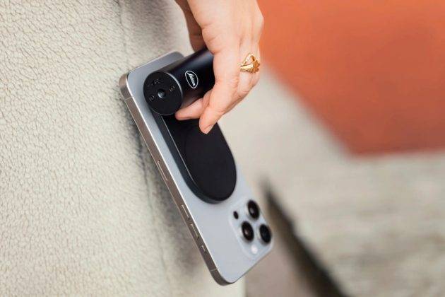 Leica Rilis Aksesori Handgrip Kamera untuk iPhone, Harganya Setara Ponsel Menengah