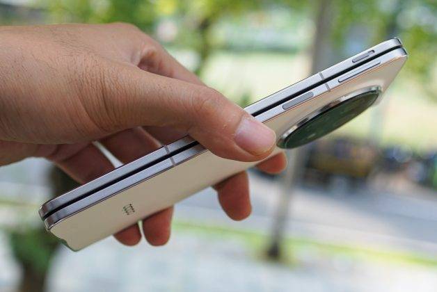 Kesan Pertama Menjajal Oppo Find N5, HP Lipat Tertipis di Dunia