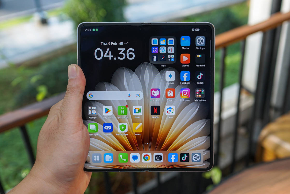 Kesan Pertama Menjajal Oppo Find N5, HP Lipat Tertipis di Dunia