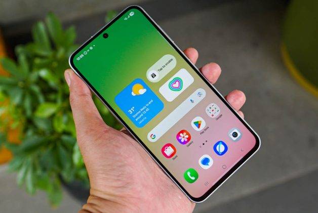 Menggenggam Galaxy A56, Jagoan Baru Samsung di Papan Tengah