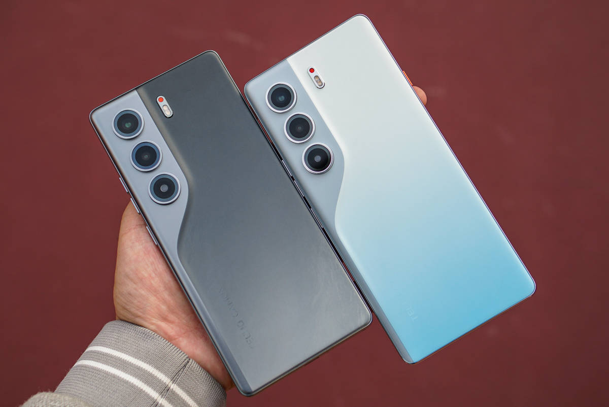 Tecno Camon 40 (kiri), Camon 40 Pro 5G (kanan).