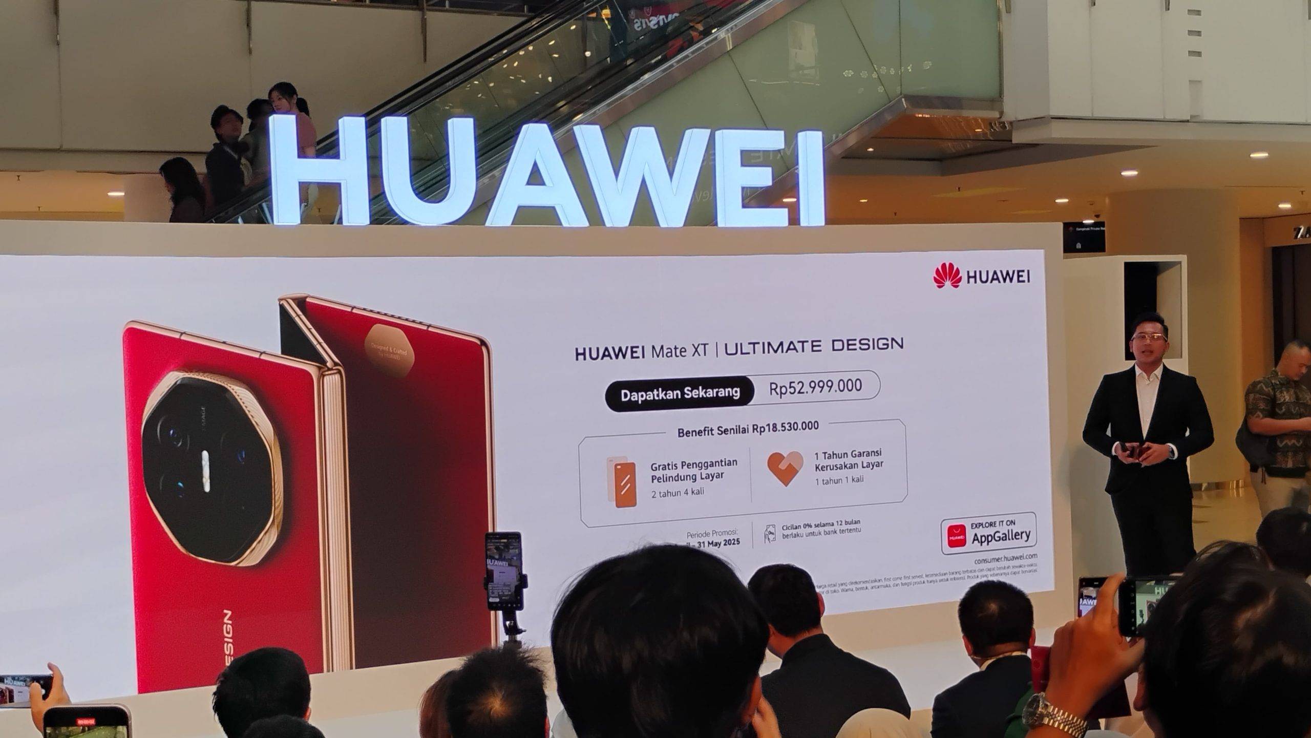 Huawei Mate XT Ultimate dibanderol dengan harga Rp 52.999.000.