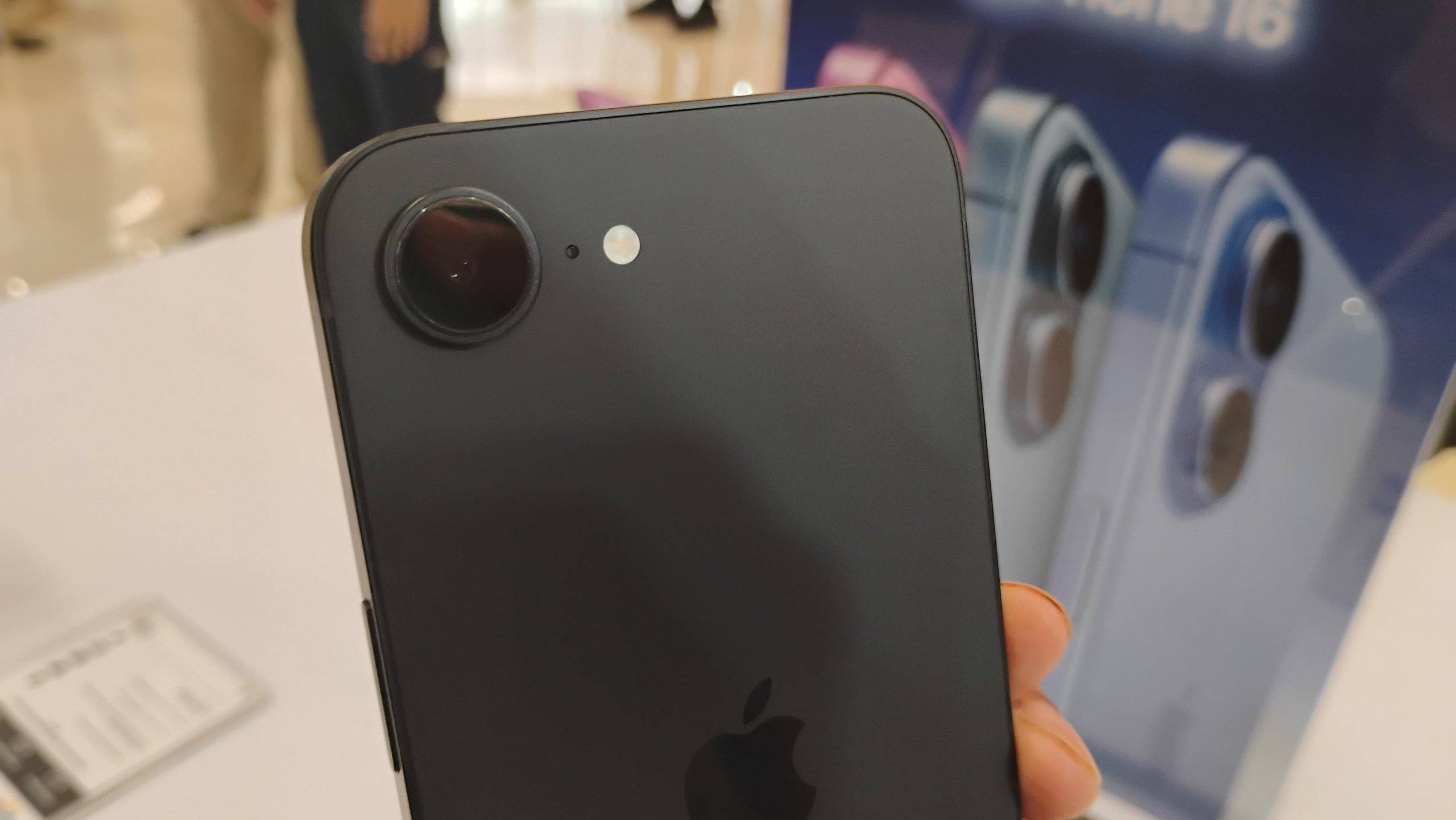 Kamera belakang iPhone 16e hanya satu.