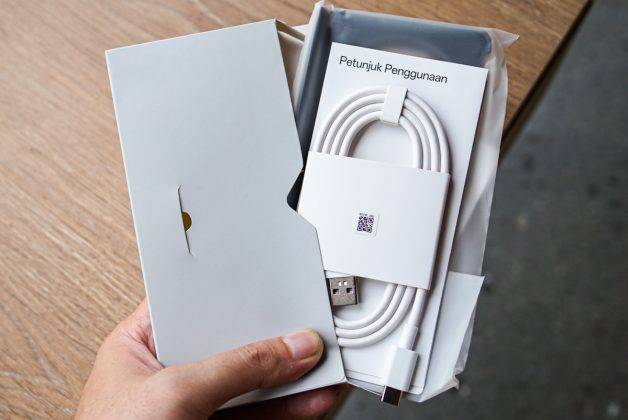 Unboxing Oppo Find N5, HP Lipat Tertipis yang Masuk Indonesia Minggu Depan
