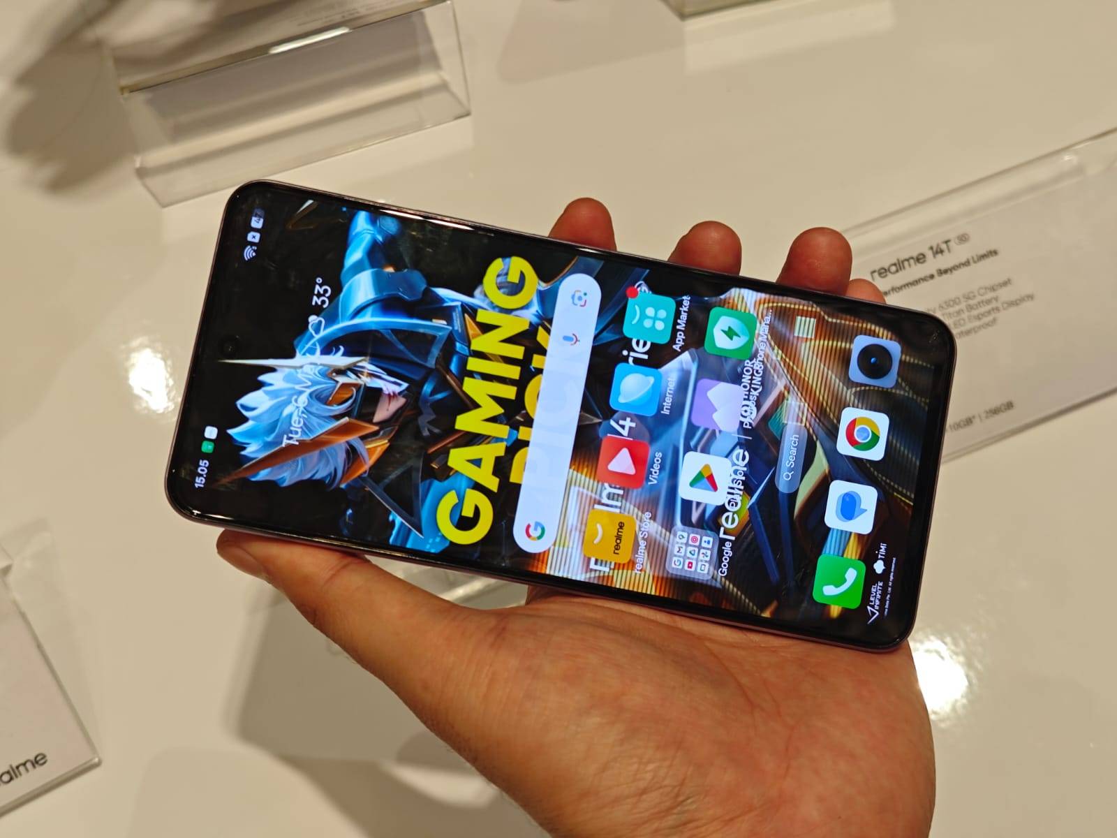 Realme 14T 5G dibekali layar AMOLED dengan refresh rate 120 Hz.