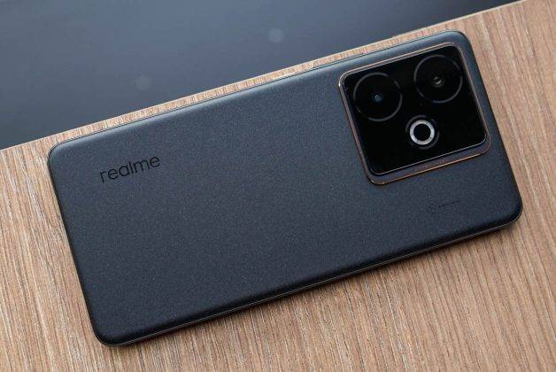 Unboxing Realme GT 7T, HP Gaming dengan Chipset MediaTek Dimensity 8400 Max