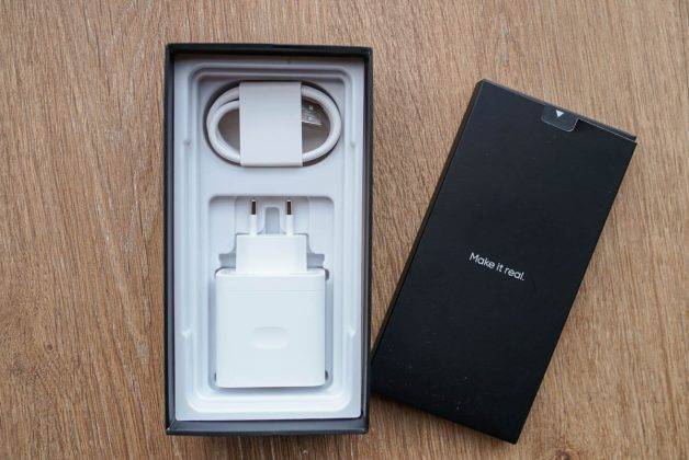 Unboxing Realme GT 7T, HP Gaming dengan Chipset MediaTek Dimensity 8400 Max