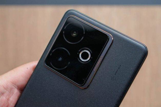 Unboxing Realme GT 7T, HP Gaming dengan Chipset MediaTek Dimensity 8400 Max