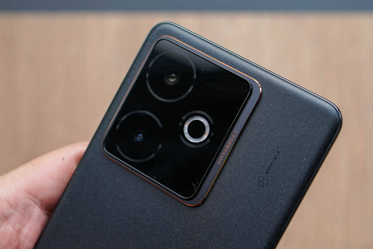 Unboxing Realme GT 7T, HP Gaming dengan Chipset MediaTek Dimensity 8400 Max