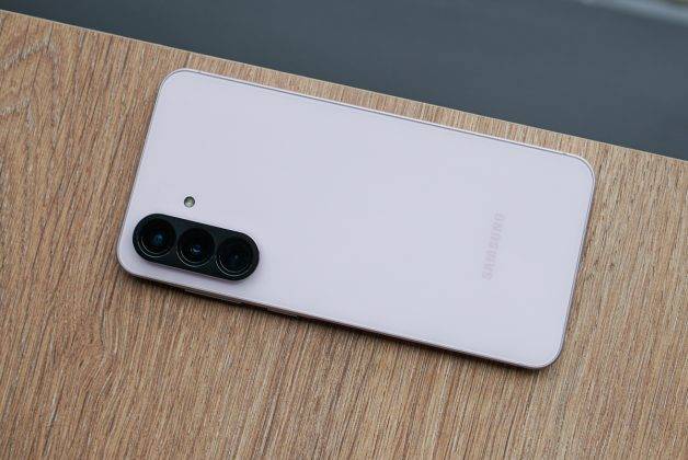Review Samsung Galaxy A56 5G: All-Rounder yang Tampil Menawan