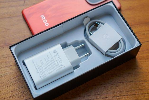 Unboxing iQoo Neo 10, HP Snapdragon 8s Gen 4 Rp 5 Jutaan