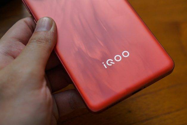 Unboxing iQoo Neo 10, HP Snapdragon 8s Gen 4 Rp 5 Jutaan
