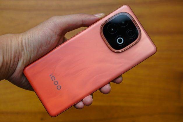 Unboxing iQoo Neo 10, HP Snapdragon 8s Gen 4 Rp 5 Jutaan