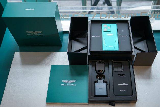 Mengenggam Realme GT 7 dan GT 7 Dream Edition Bertema Aston Martin