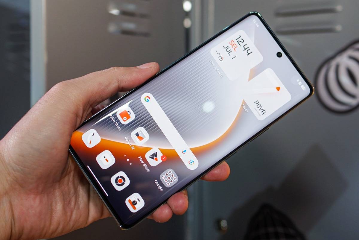 Tampilan depan Tecno Pova Curve 5G.