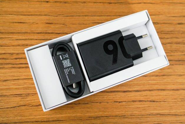 Unboxing dan Hands-on Edge 60 Pro, Jagoan Baru Motorola di Indonesia