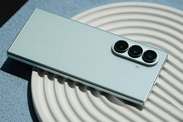 Penampakan Samsung Galaxy Z Fold 7 Warna Mint Khusus Online