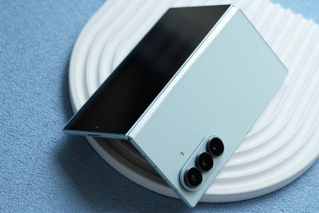 Penampakan Samsung Galaxy Z Fold 7 Warna Mint Khusus Online