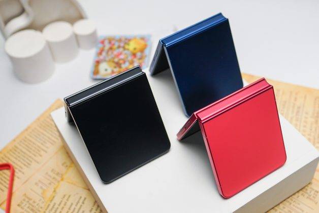 Mengenggam Samsung Galaxy Z Flip 7, Lebih Ramping, Lebih Lebar, Lebih Baik dari Sebelumnya