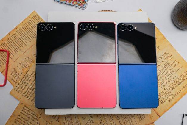 Mengenggam Samsung Galaxy Z Flip 7, Lebih Ramping, Lebih Lebar, Lebih Baik dari Sebelumnya