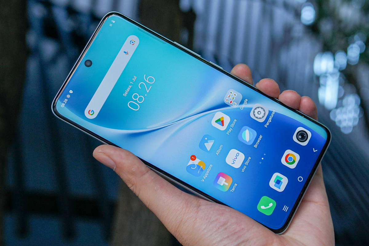 Menggenggam Vivo V60, Calon HP Snapdragon 7 Gen 4 Pertama di Indonesia