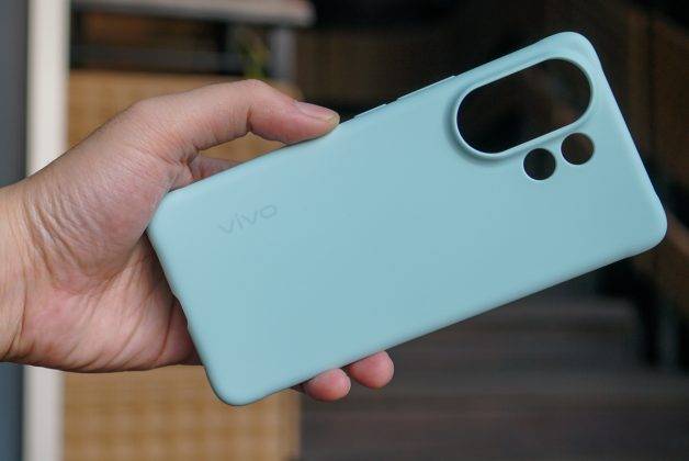 Menggenggam Vivo V60, Calon HP Snapdragon 7 Gen 4 Pertama di Indonesia