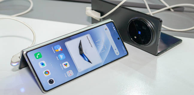 Lebih Dekat dengan HP Lipat Vivo X Fold5, Tipis tapi Berbaterai Besar