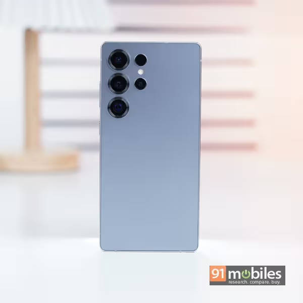 Bodi belakang Galaxy S25 Ultra.