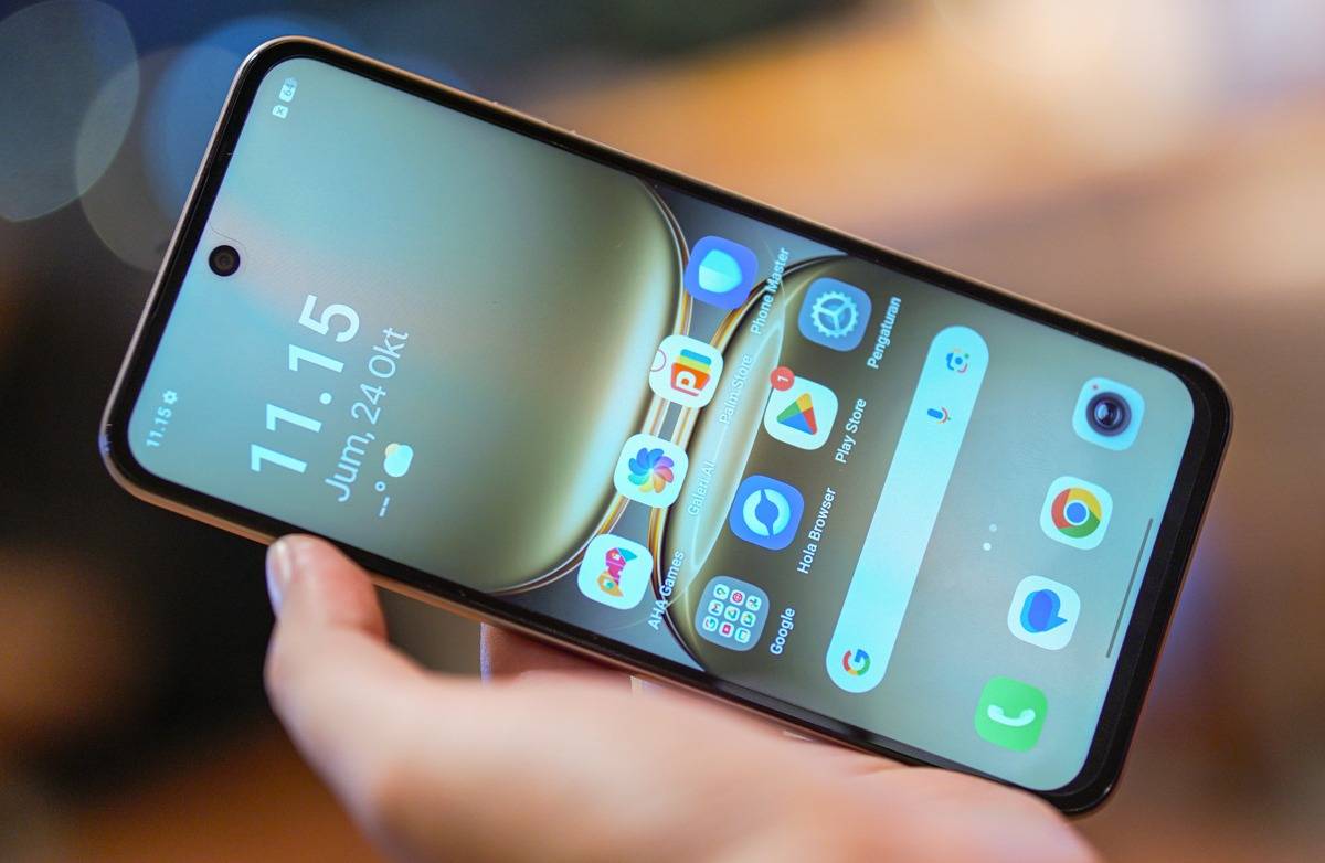 Tampilan layar Tecno Spark 40, HP Rp 1 jutaan yang sudah mengusung kamera depan punch hole.