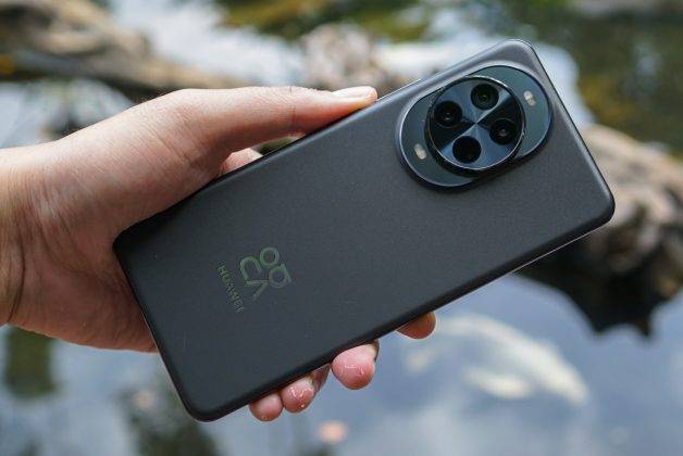 Menggenggam Huawei Nova 14 Pro, HP Berkamera Selfie Ganda