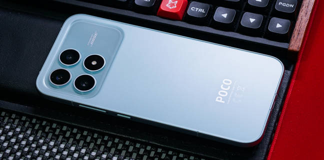 Menggenggam Poco F8 Pro, Si Adik yang Bertenaga