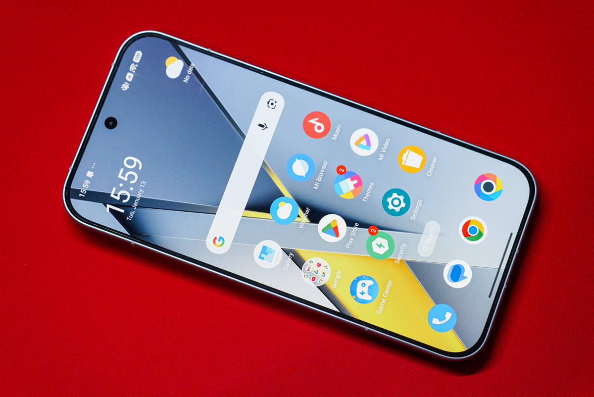 Menggenggam Poco F8 Pro, Si Adik yang Bertenaga