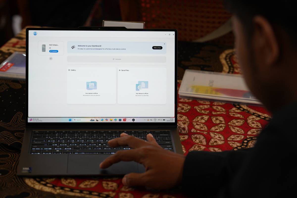 Smart Connect di Lenovo untuk memindahkan file antar perangkat dengan cepat (drag and drop).